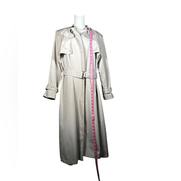Elegant Women's Cream Trench Coat - Picture 3 of 7